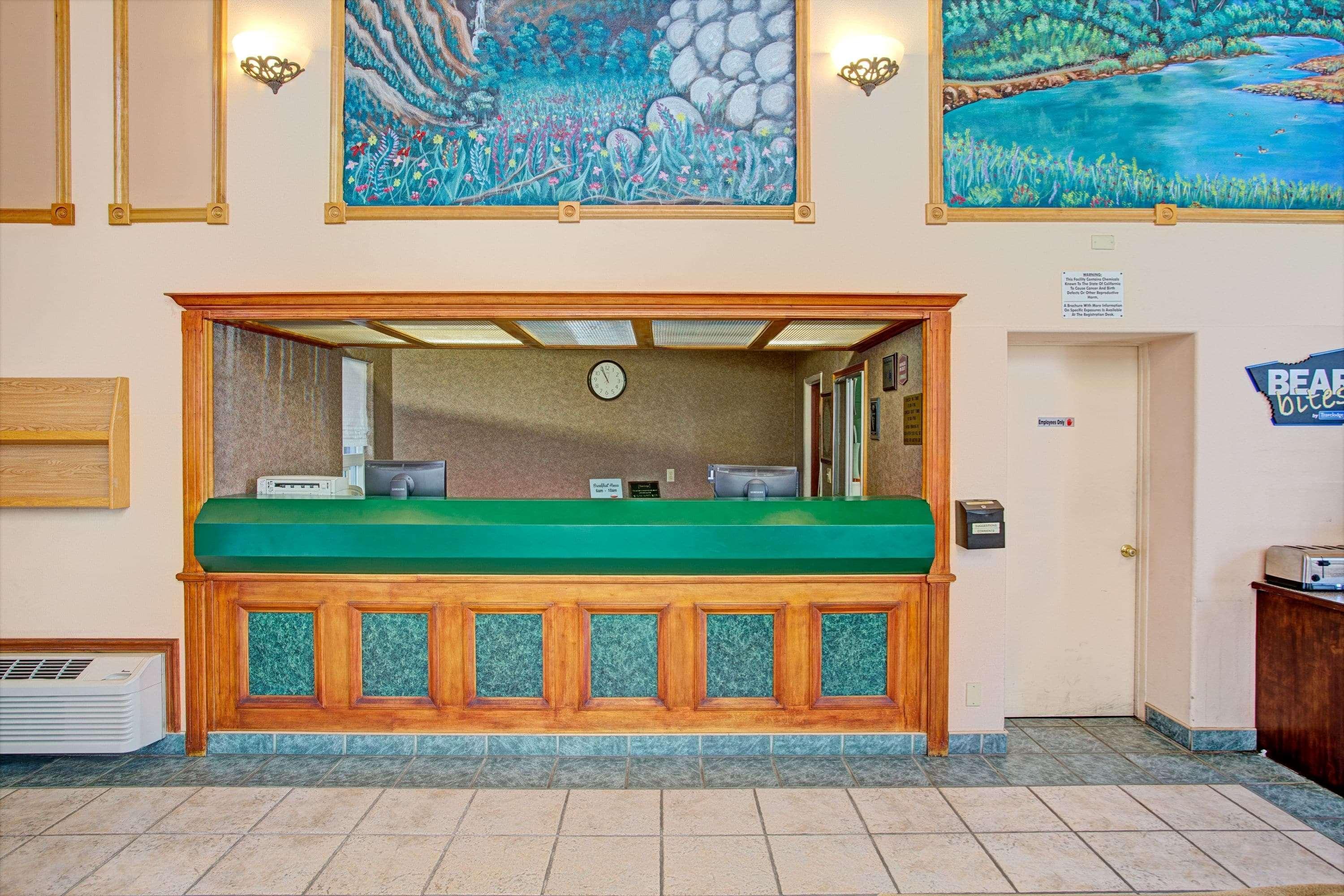 Travelodge By Wyndham Bishop Exterior foto