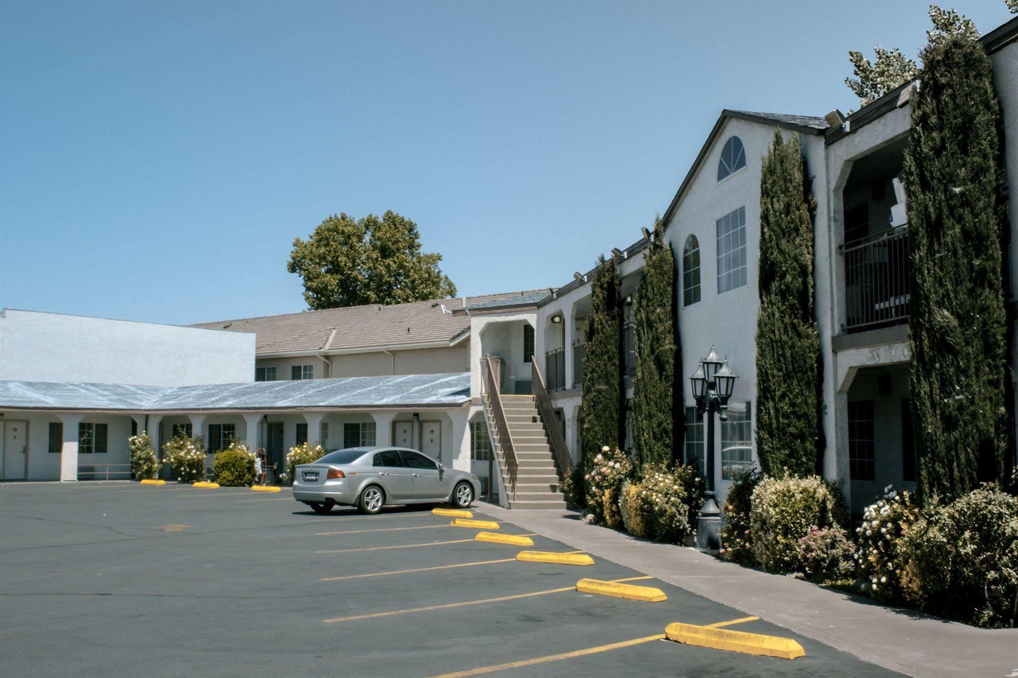 Travelodge By Wyndham Bishop Exterior foto